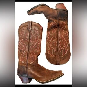 Ariat Heritage size 9 1/2 B Leather Embroidery SnipToe Cowboy Boots.